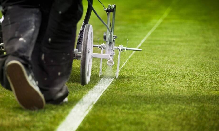 Zalety użycia maszynek do siania trawy w porównaniu z tradycyjnymi metodami.