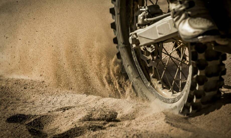 Męskie koszulki z motorynką – dlaczego warto postawić na jakość?