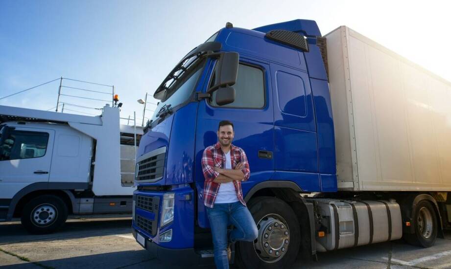 Jakie są zalety nauki jazdy z doświadczonymi instruktorami kategorii C+E?