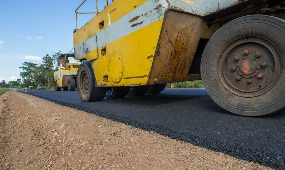 Wpływ jakości dróg na przewóz blaszanych garaży