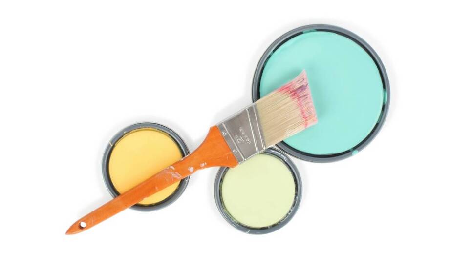 Jak dostosować graficzne projekty ozdobnych puszek do aktualnych trendów?