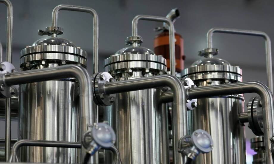 Wybór hydraulicznego zbiornika: kluczowe czynniki do rozważenia