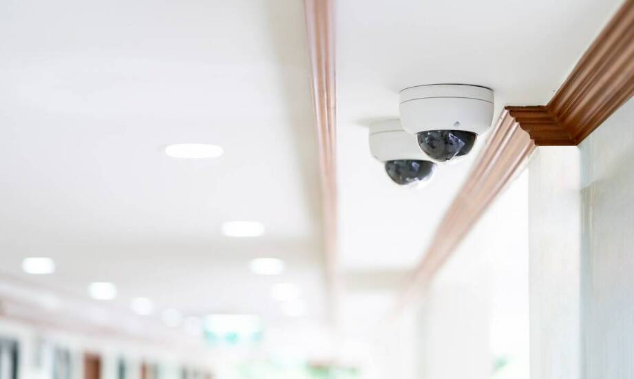 Jak kopułkowe kamery wpływają na dyskrecję w monitoringu?