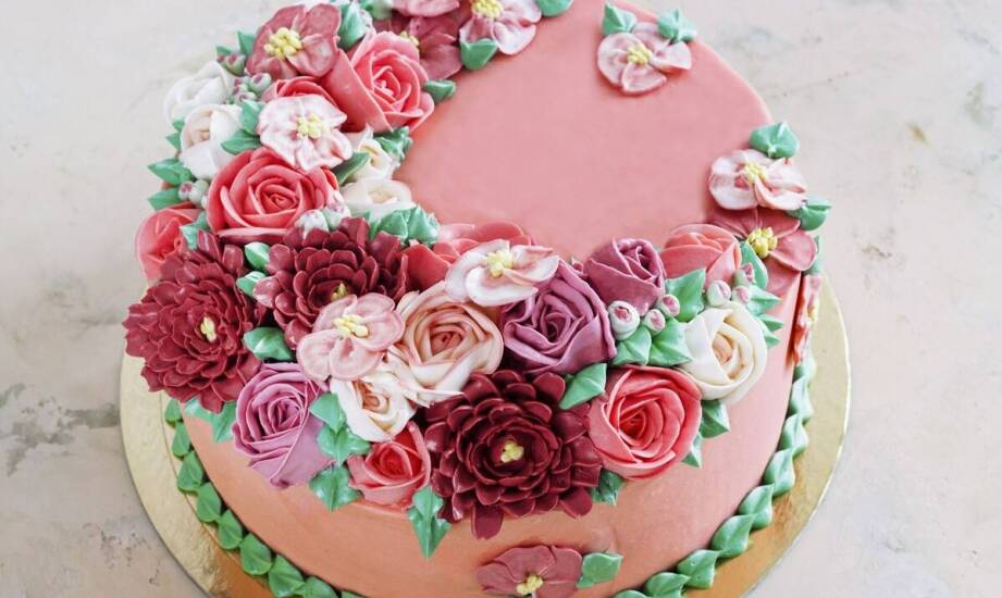 Poradnik: jak dbać o estetykę tortu z komunijnym opłatkiem?