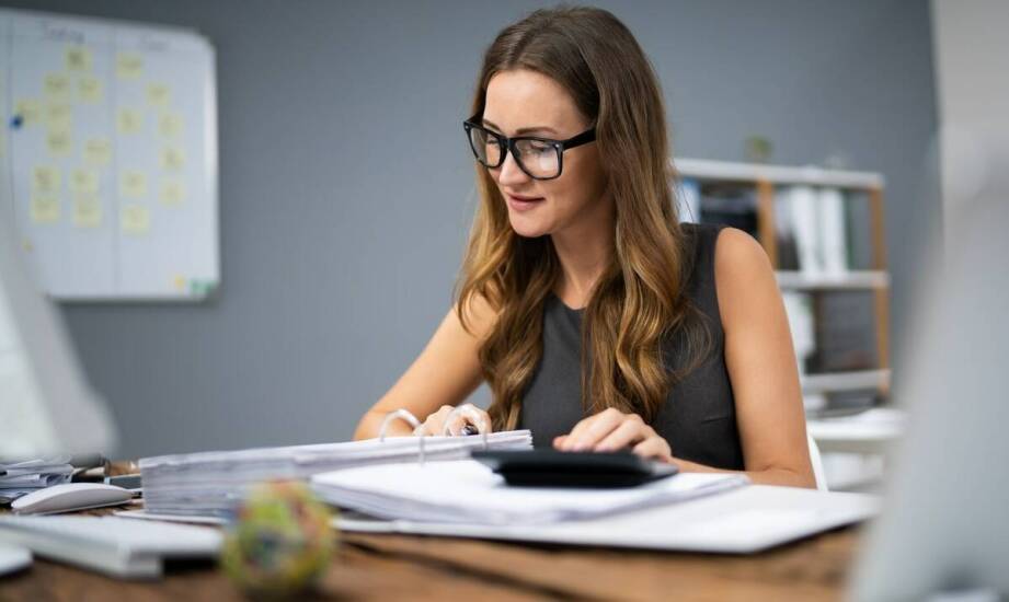 Jak przygotować się do rocznego rozliczenia PIT-ów z pomocą księgowego?