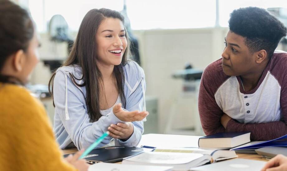 Jak angielski quest wpływa na pewność siebie uczniów podczas konwersacji?