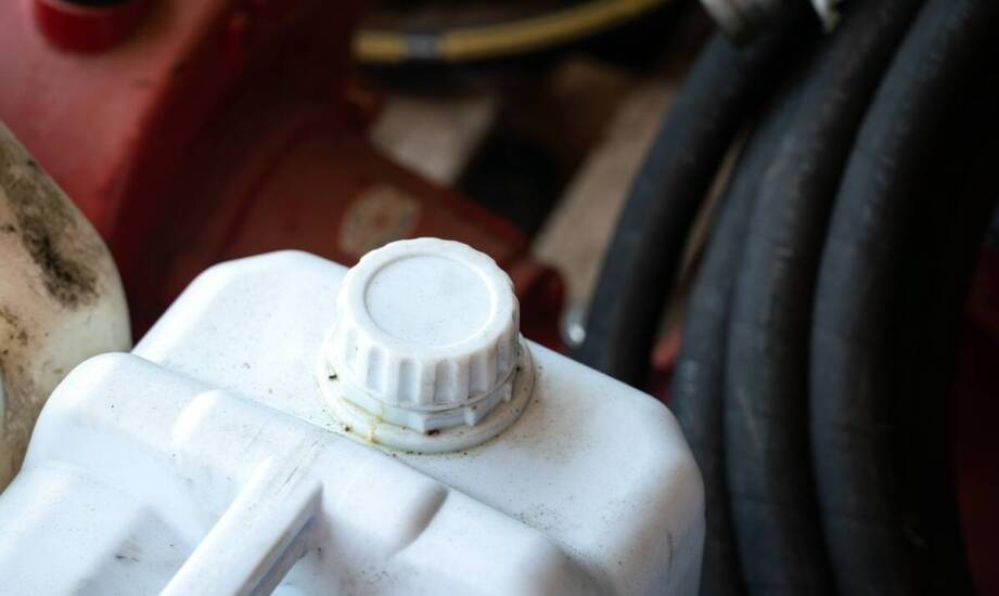 Zalecenia producenta dotyczące oleju do zagęszczarki – dlaczego warto przestrzegać ich?