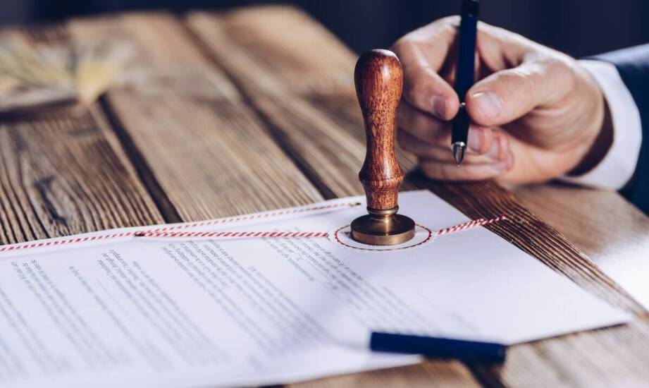 Rola notariusza w procesie zawierania międzynarodowych umów