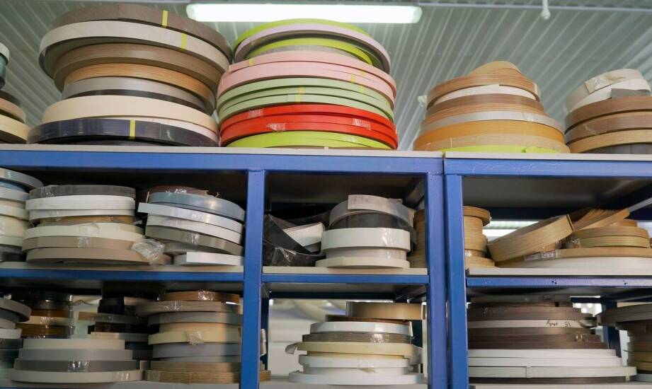 Jakie materiały są wykorzystywane w produkcji 3D sufitów napinanych