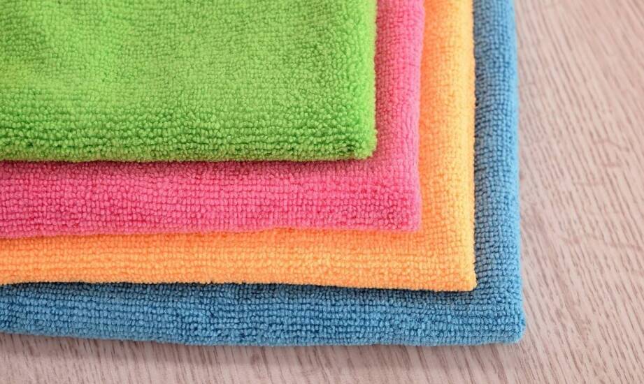 Jak wybrać odpowiednią czyszczącą matę do biura?