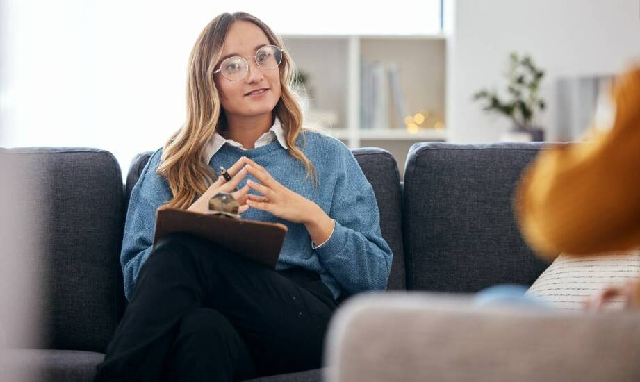 Wsparcie psychologiczne dla pacjentów z niewydolnością przysadki: dlaczego jest ono istotne?