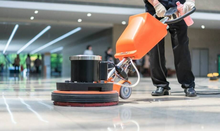 Wpływ polerek Numatic na wydajność pracy ekip sprzątających