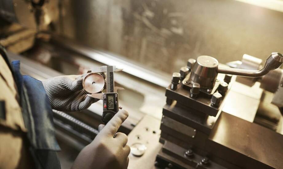 Znaczenie precyzyjnego montażu części z gwintem M8 w aplikacjach przemysłowych.