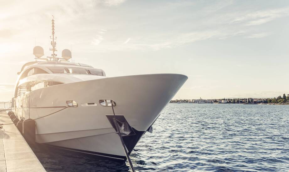 Dlaczego warto zainwestować w relingi personalizowane do jachtów?