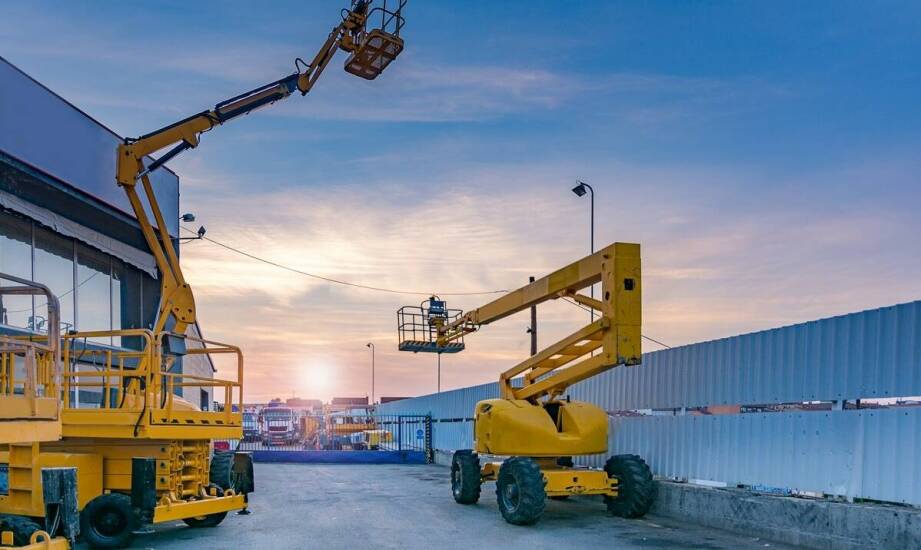 Ruchome podesty: bezpieczeństwo i ergonomia pracy