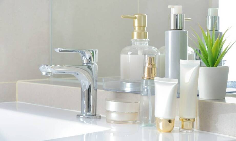 Nowoczesne techniki dekoracji kosmetycznych opakowań: od sitodruku po metalizację