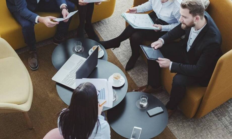 Znaczenie kultury feedbacku w budowaniu długotrwałych relacji pracowniczych.