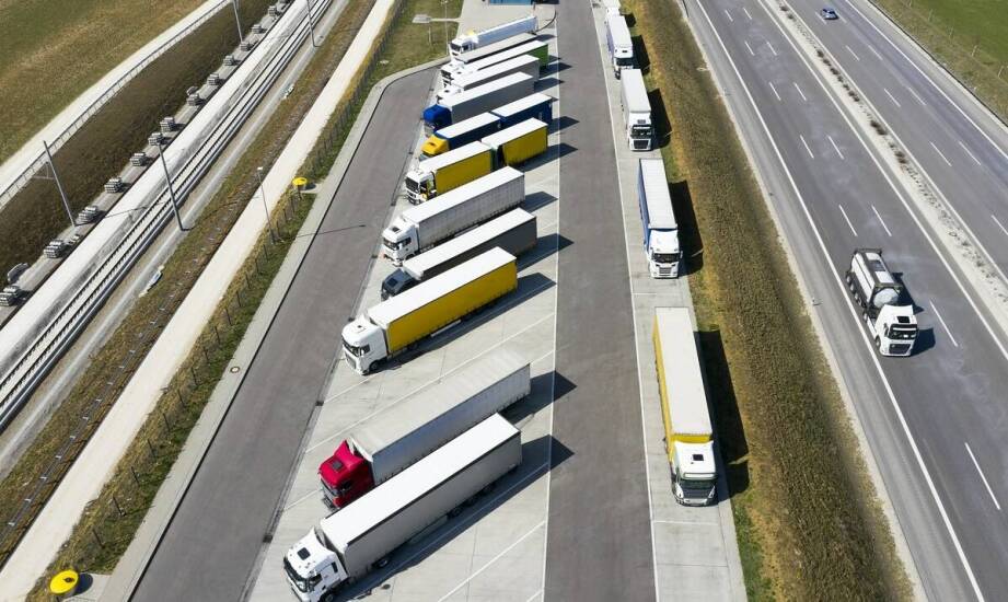 Jakie są innowacje w logistyce transportu rzepaku i kukurydzy?