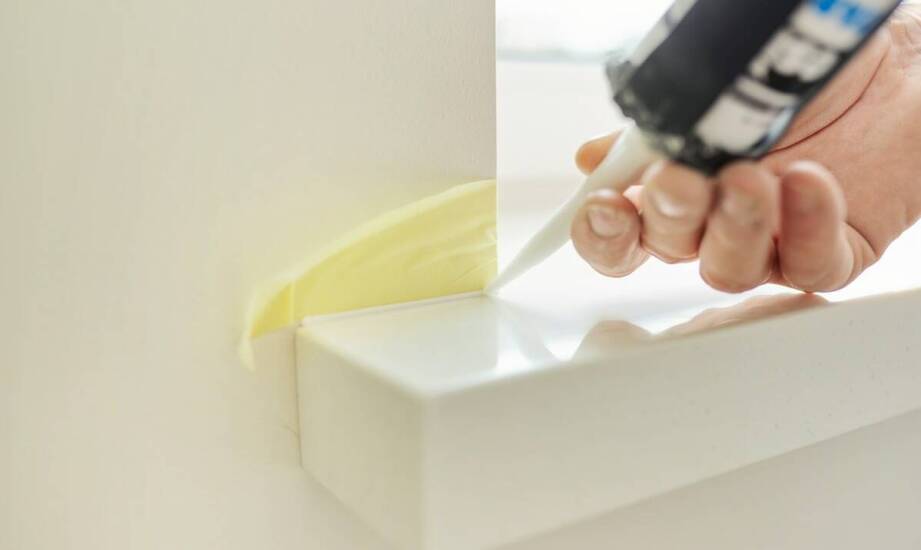 Jakie są wyzwania związane ze stosowaniem wodoszczelnej masy uszczelniającej?