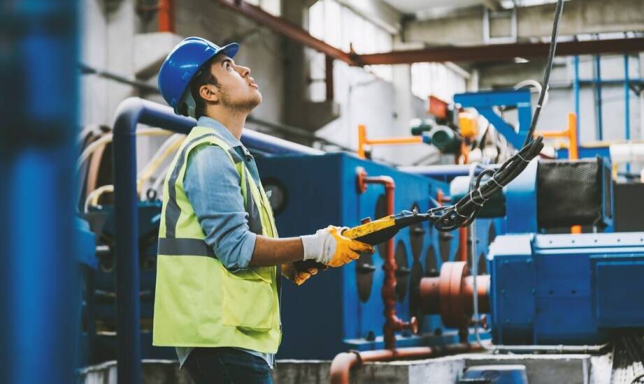 Wpływ profesjonalnego serwisu na długowieczność suwnicowych urządzeń