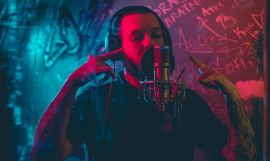 Wie wählt man den idealen französische sprecher für sein Projekt aus?