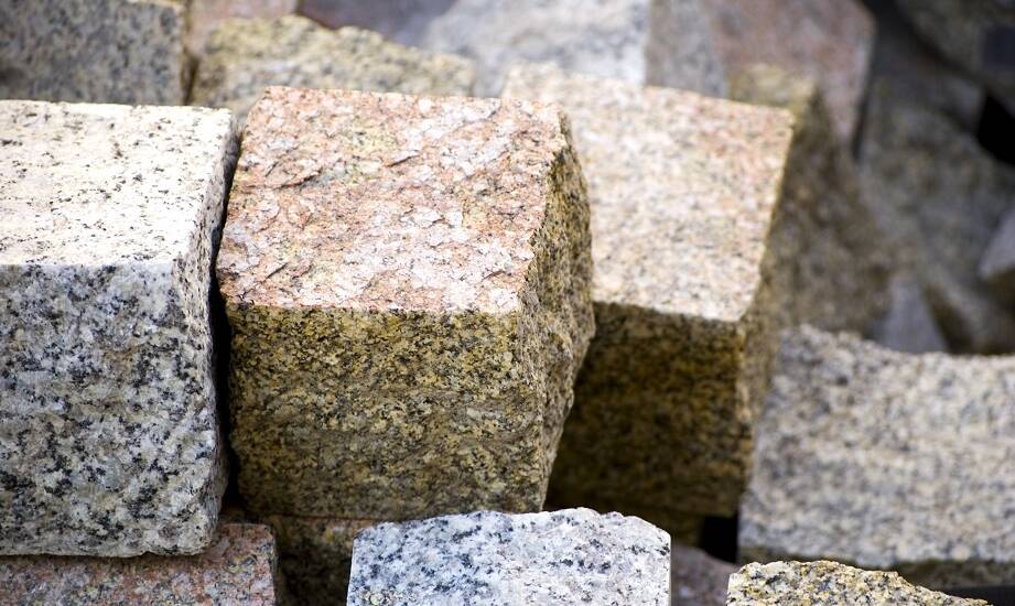 Jak wybrać najlepszą granitową kostkę do ogrodu?