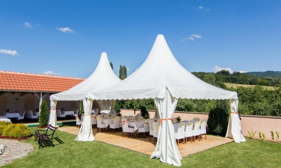 Kluczowe cechy, które powinny mieć eventowe namioty na masowe imprezy