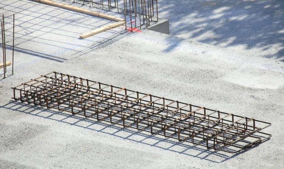 Jak techniczne specyfikacje wpływają na jakość budowlanych materiałów?