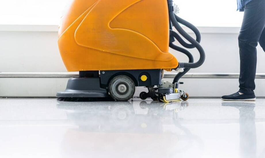 Wynajem czyszczących urządzeń – kiedy się opłaca?