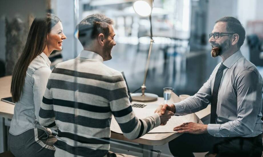 Zalety korzystania z usług kantoru przy wymianie walut w transakcjach biznesowych