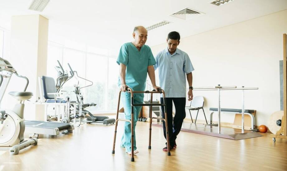Rehabilitacja ortopedyczna w domu spokojnej starości – na czym polega?