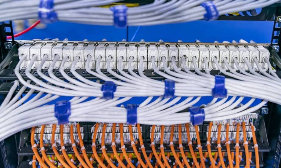 Nowoczesne technologie w montażu komputerowych sieci – przegląd innowacji