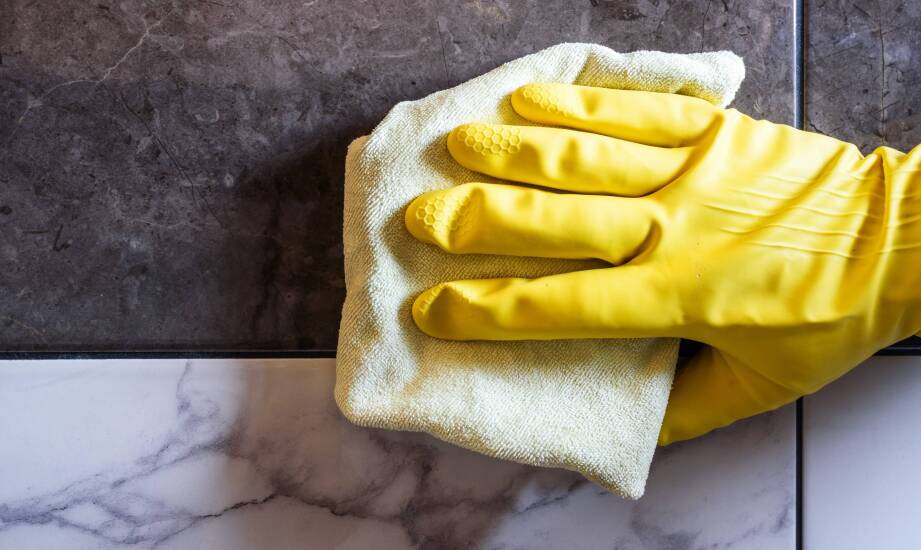 Jakie korzyści płyną z używania pasty do czyszczenia wysokiej jakości marmuru?