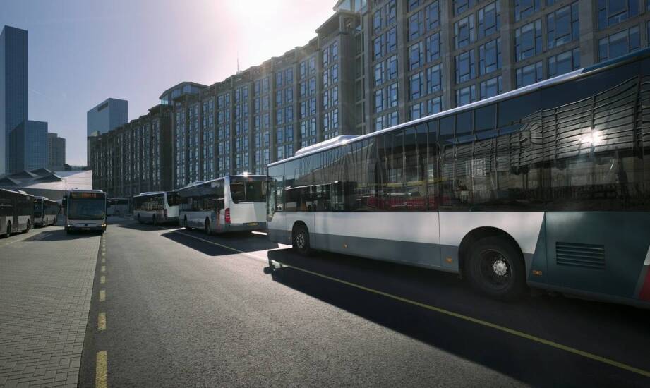 Jakie technologie nowoczesne wspierają wynajem busów w Krośnie?