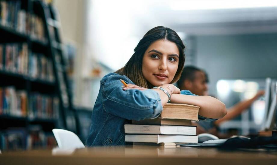 W jaki sposób kursy i książki pomagają w przygotowaniu do egzaminu na certyfikat?