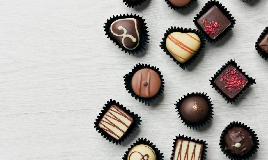 Jakie surowce wybrać do oblewania cukierniczych wyrobów?