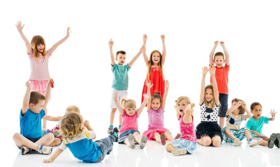 Rola teatru i dramy w rozwijaniu komunikacyjnych umiejętności u dzieci