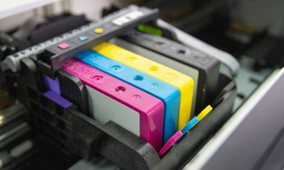 Jakie są zalety korzystania z oryginalnych tonerów do laserowych drukarek?