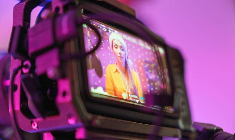 Professioneller Ansatz lettische sprecher zur Filmnarration