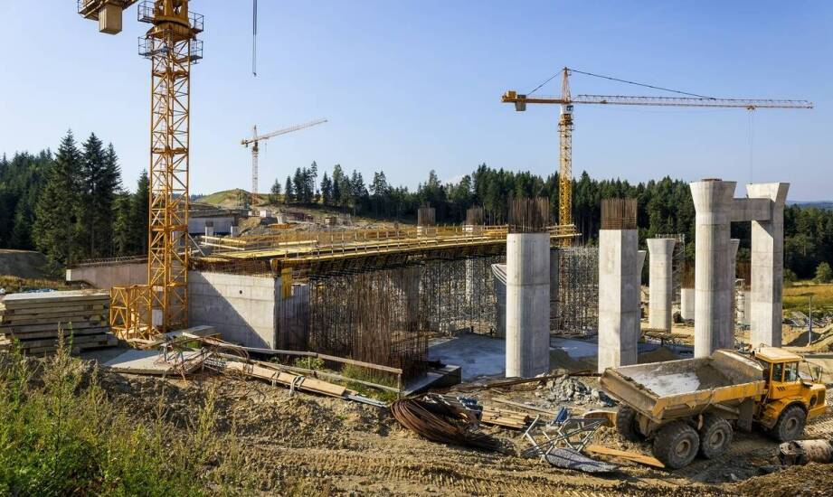 Rola tymczasowych konstrukcji do rozparcia w zabezpieczaniu głębokich wykopów