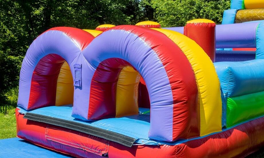 Dmuchańce i inne atrakcje na niezapomnianą imprezę dla dzieci