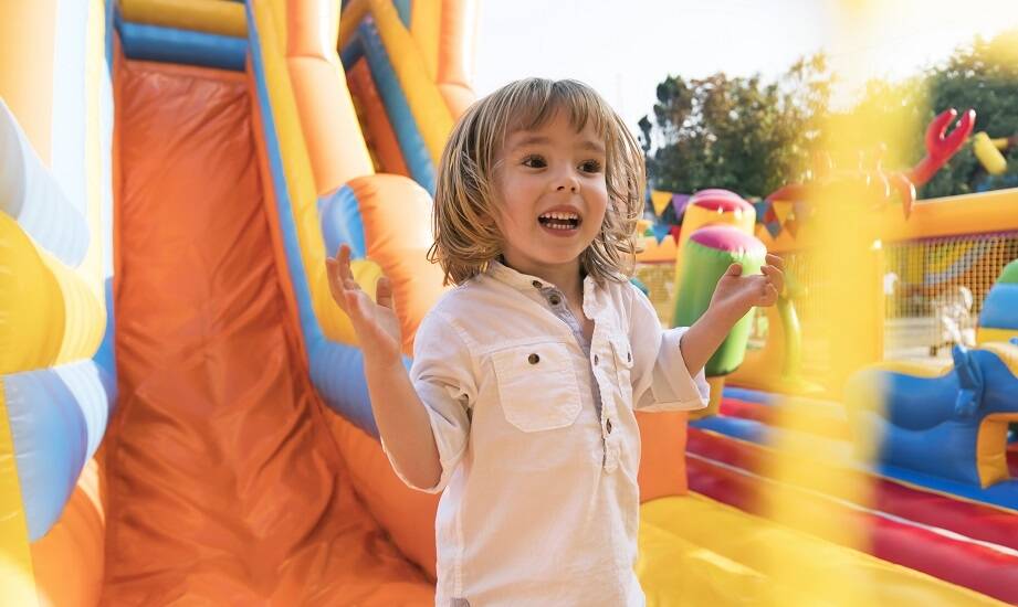 Jak zaaranżować wyjątkową strefę zabaw na imprezach i wydarzeniach plenerowych?