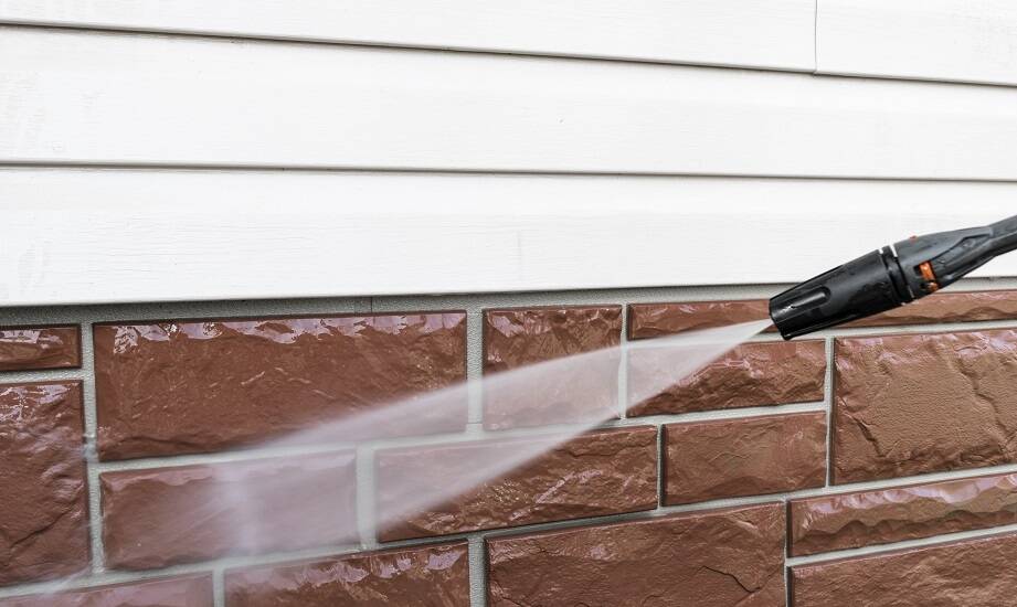 Mycie elewacji w Warszawie – najczęstsze pytania i odpowiedzi