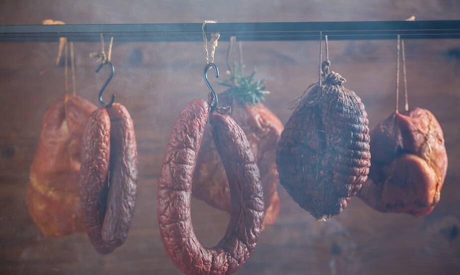 Proces produkcji haków do wędzarni: od surowca do gotowego produktu