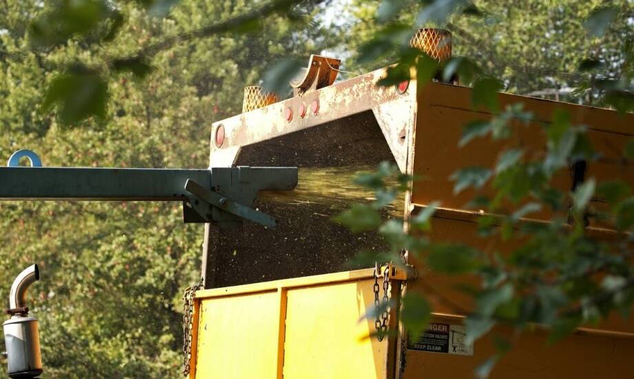 Rozdrabnianie gałęzi jako element kompleksowego porządkowania na działkach