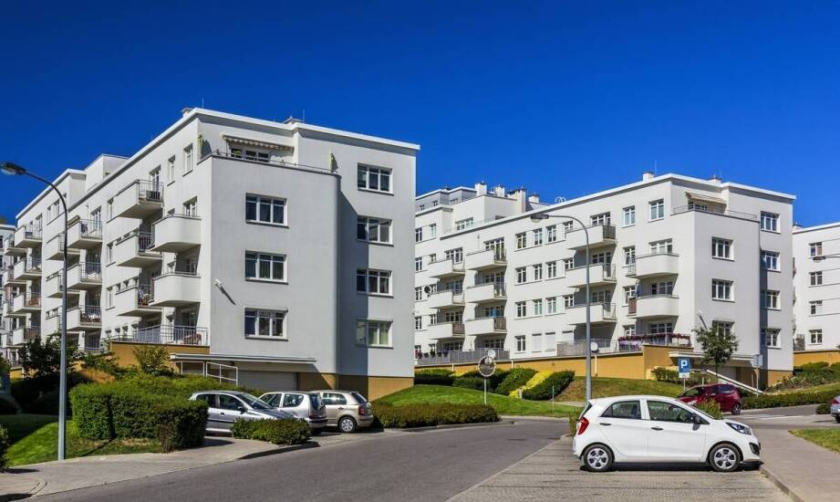 Jak wygląda rynek luksusowych domów na sprzedaż w Tomaszowie Mazowieckim?