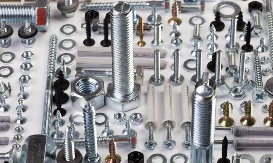 Porównanie różnych typów samogwintujących wkrętów do zastosowań metalowych