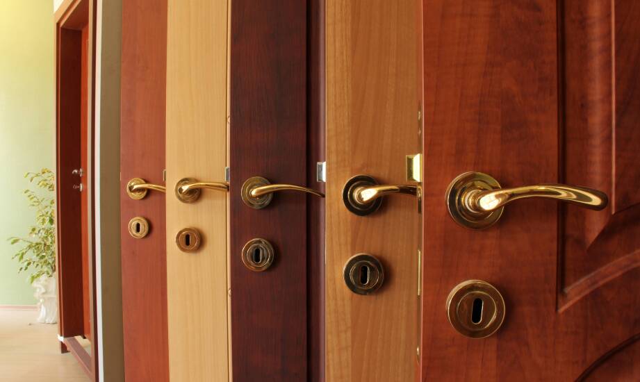 Jakie drzwi wybrać do domu i do mieszkania?