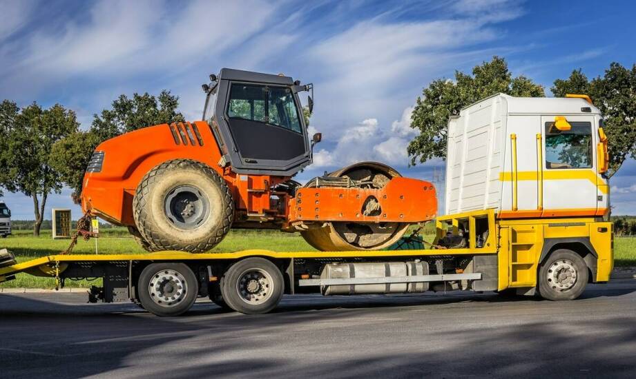 Jak odporne na warunki pogodowe kontenery zabezpieczają mienie na budowie?