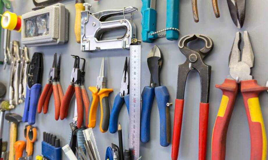 Jakie są kluczowe zalety automatów do wydawania narzędzi dla małych przedsiębiorstw?